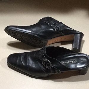 Brighton Tamia Mules Black Leather 10